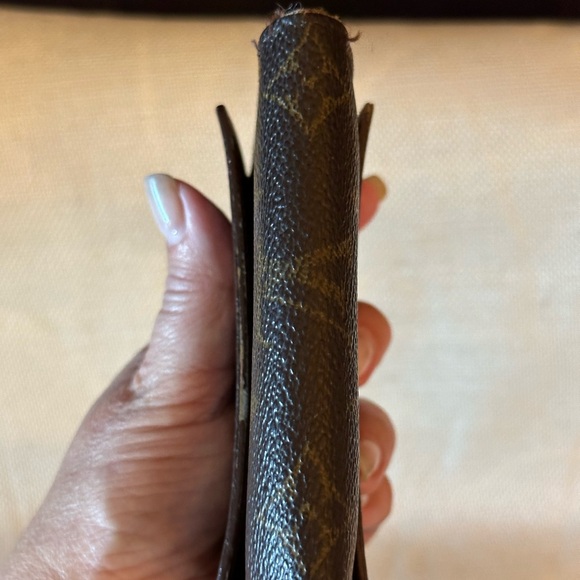 Authentic LV wallet - Picture 7 of 13